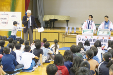 横浜市立西寺尾第二小学校での出前授業の写真