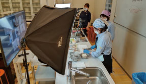 オンライン料理教室の風景