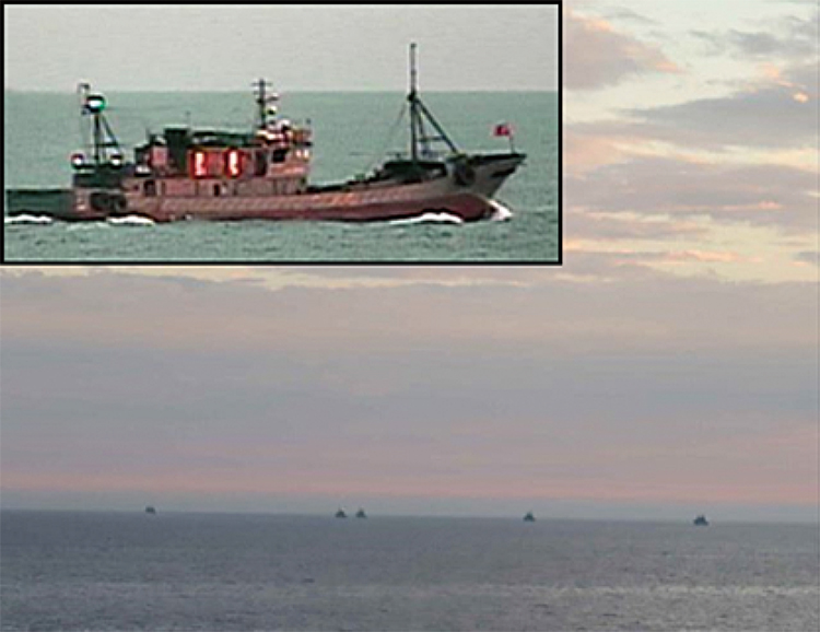 大和堆周辺水域の中国漁船群